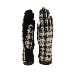 Classic Houndstooth in a wool feel